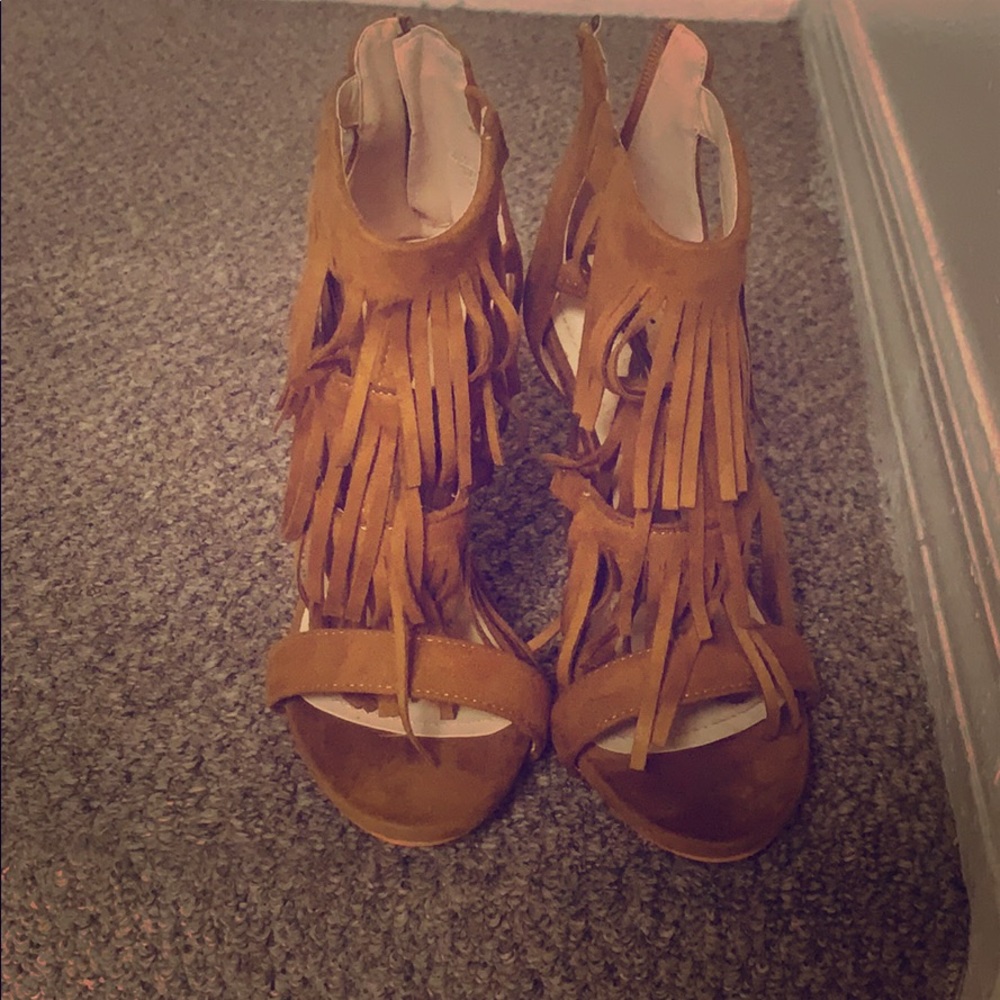 Size 5.5 heels